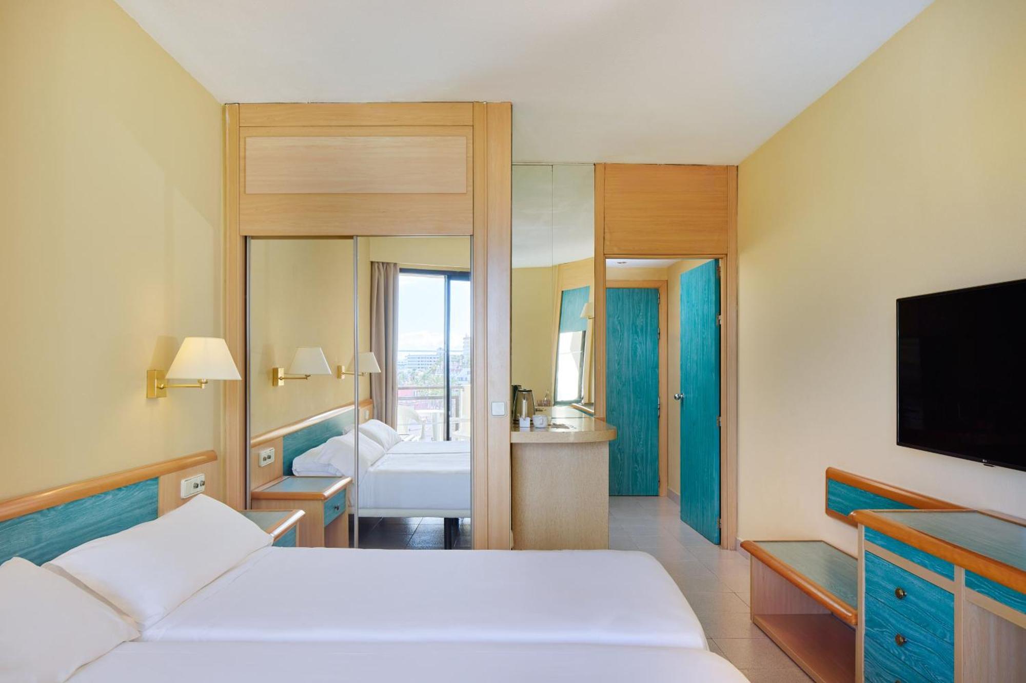 Chambre Standard - Vue Latérale sur Mer